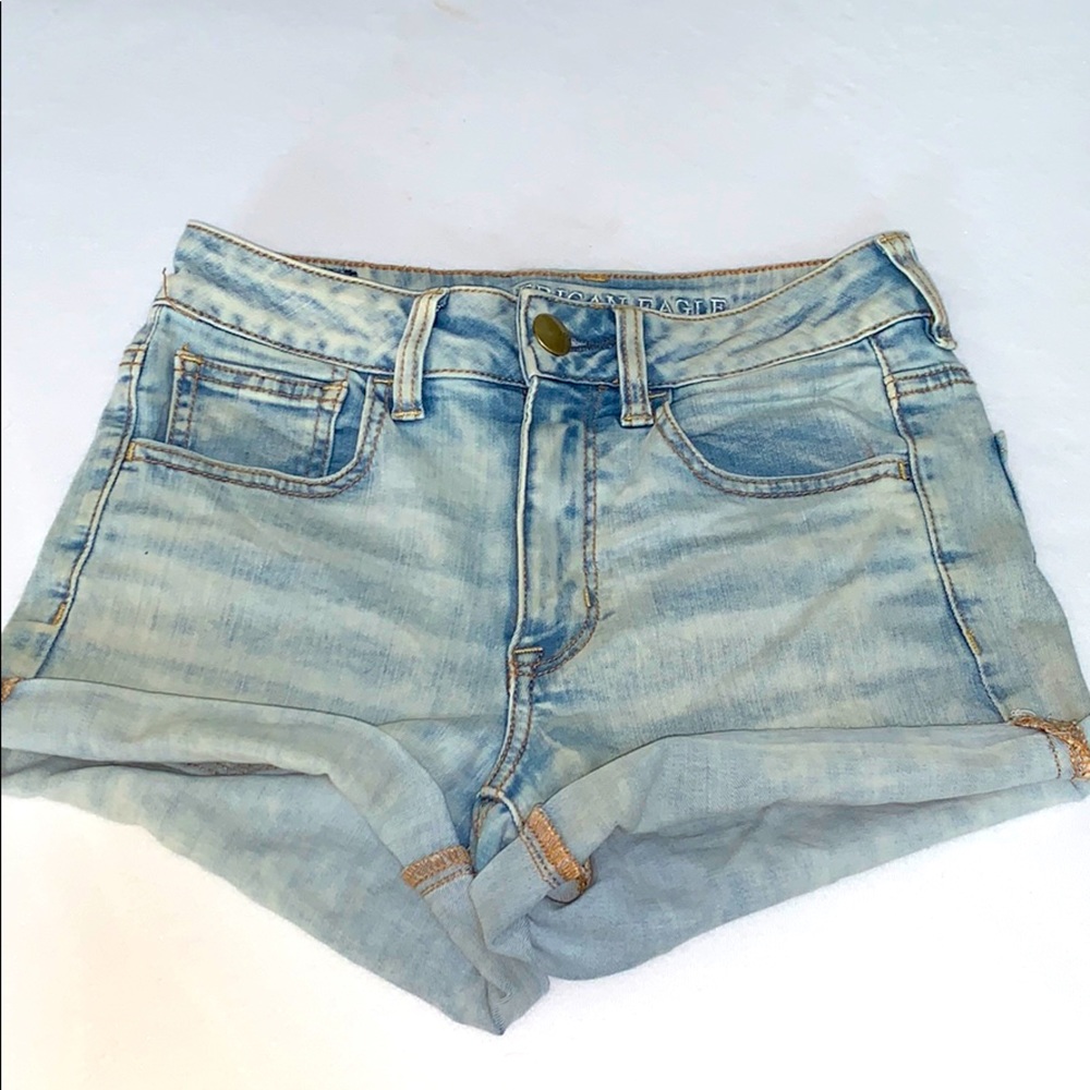 Size 2 American Eagle light wash denim shorts!